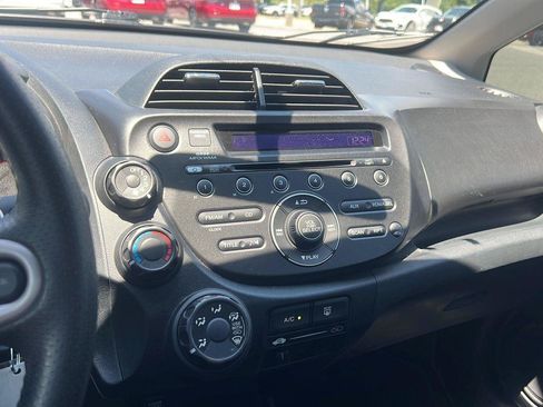 Used 2013 Honda Fit Sport image 12
