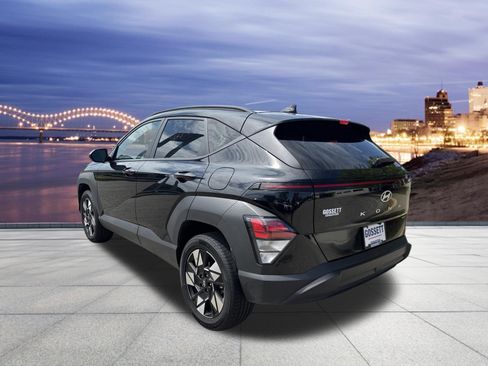 Used 2024 Hyundai Kona SEL AWD/4WD image 3