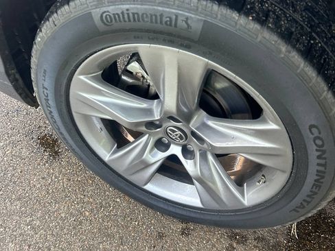 Used 2018 Toyota Highlander Limited FWD image 9
