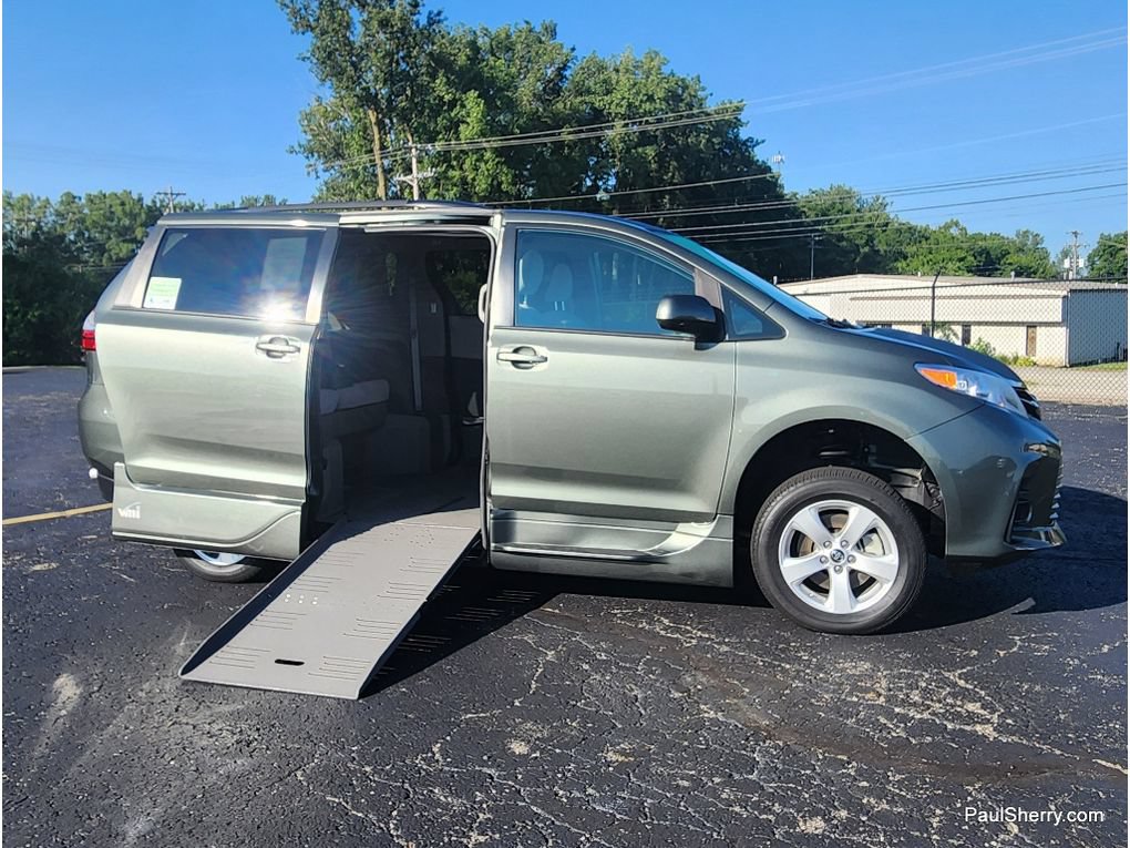 Used 2020 Toyota Sienna LE FWD image 20