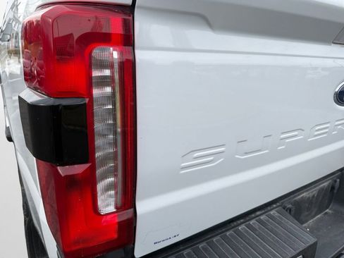 Used 2023 Ford F250 Lariat w/ Chrome Package image 21