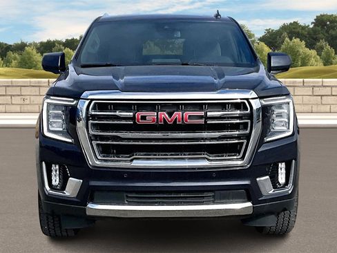 Used 2023 GMC Yukon SLT image 3