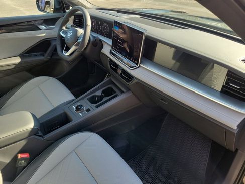 New 2026 Volkswagen Tiguan SE R-Line image 28