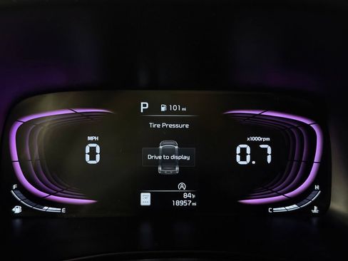 Used 2025 Kia Soul LX w/ LX Technology Package FWD image 14
