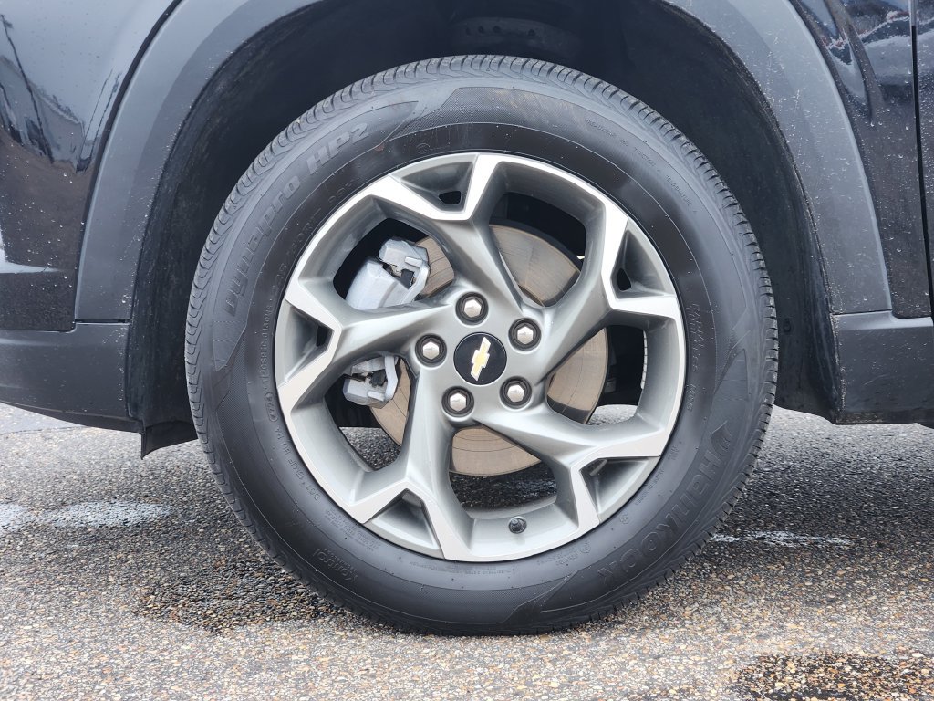 Used 2025 Chevrolet Trax LT FWD image 10