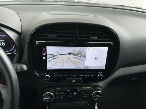 Used 2023 Kia Soul GT-Line image 10