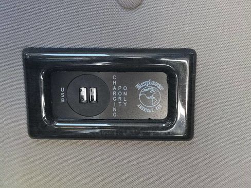 Used 2016 Chevrolet Express 2500 image 28