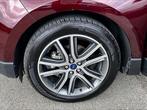 Used 2019 Ford Edge Titanium image 12