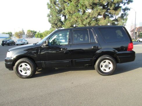 Used 2004 Ford Expedition XLT image 4