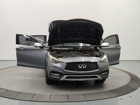 Used 2017 INFINITI QX30 Premium w/ Navigation Package AWD/4WD image 11