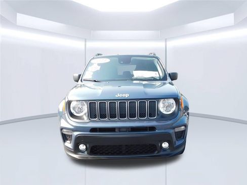 Used 2023 Jeep Renegade Latitude w/ Premium Group AWD/4WD image 8