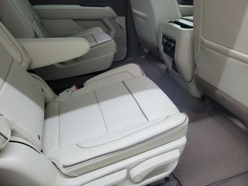 New 2026 GMC Yukon XL Denali w/ Denali Reserve Package AWD/4WD image 14