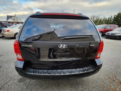 Used 2007 Hyundai Entourage GLS image 6