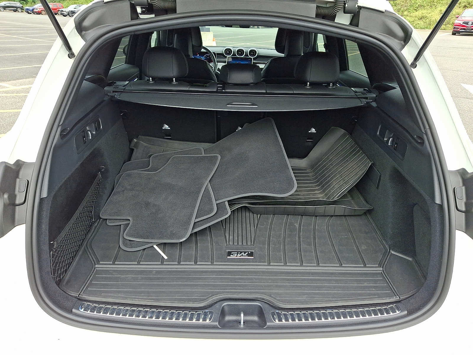 Used 2024 Mercedes-Benz GLC 300 4MATIC image 30