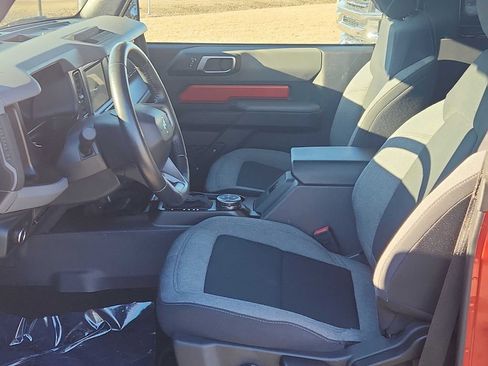 Used 2022 Ford Bronco Big Bend w/ Sasquatch Package image 3