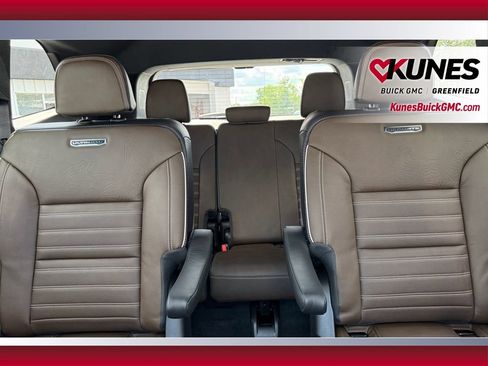 New 2027 GMC Acadia Denali Ultimate w/ LPO, Floor Liner Package AWD/4WD image 32
