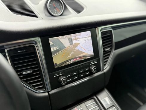Used 2017 Porsche Macan S image 19