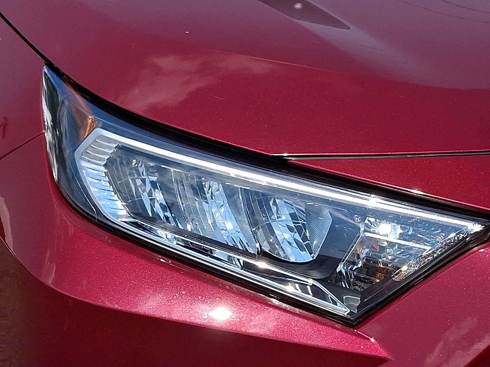 Used 2021 Toyota RAV4 XLE AWD/4WD image 9