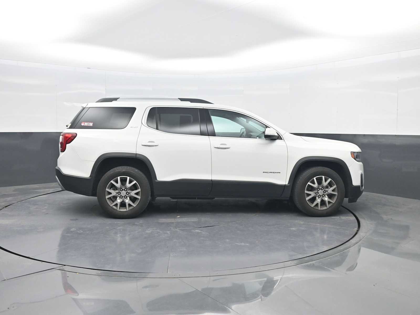 Used 2021 GMC Acadia SLT w/ LPO, Floor Liner Package AWD/4WD image 9