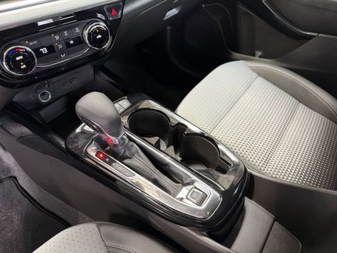 Used 2025 Chevrolet Trax LT image 39