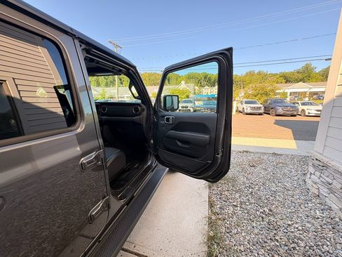 Used 2023 Jeep Wrangler Unlimited Sahara w/ Cold Weather Group AWD/4WD image 52