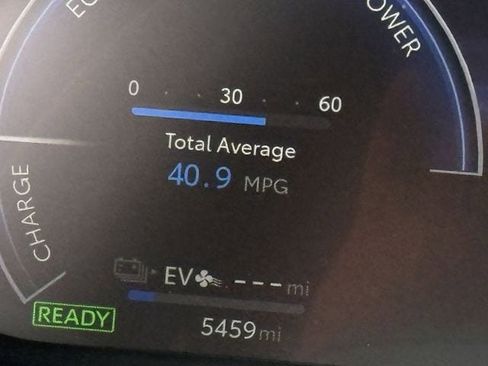 Used 2025 Toyota RAV4 XSE image 17