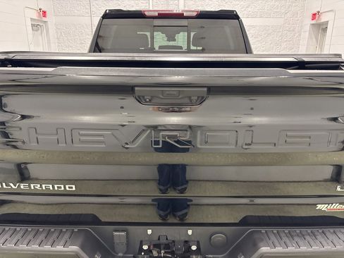 Used 2024 Chevrolet Silverado 1500 LT Trail Boss w/ LT Trail Boss Premium Package image 4