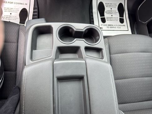 Used 2023 Chevrolet Silverado 1500 LT AWD/4WD image 16