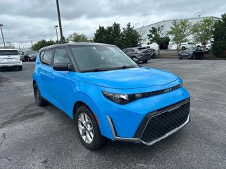 Used 2024 Kia Soul S FWD video 2