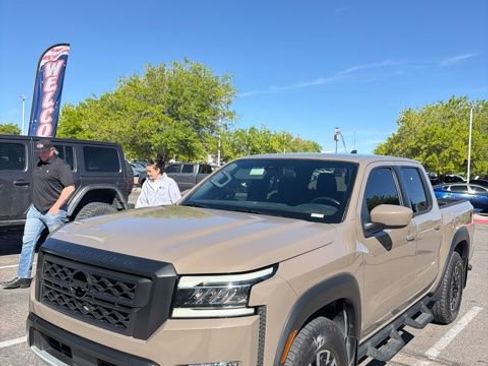 Used 2023 Nissan Frontier PRO-4X w/ Technology Package image 8