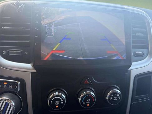 Used 2017 RAM 1500 Classic SLT AWD/4WD image 18