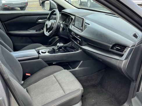 Used 2024 Nissan Rogue SV AWD/4WD image 5