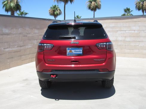 Used 2025 Jeep Compass Trailhawk AWD/4WD image 7