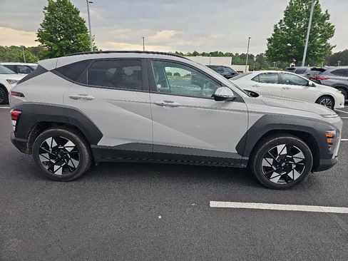 Used 2025 Hyundai Kona SEL FWD image 5