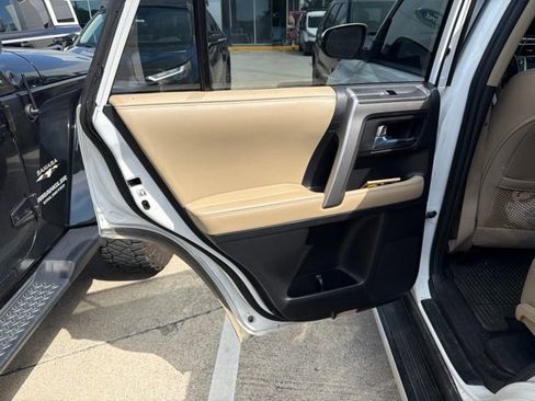 Used 2016 Toyota 4Runner SR5 Premium w/ Preferred Accessory Package AWD/4WD image 21