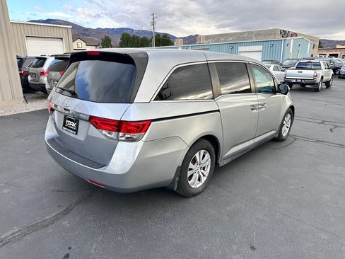 Used 2017 Honda Odyssey EX image 3