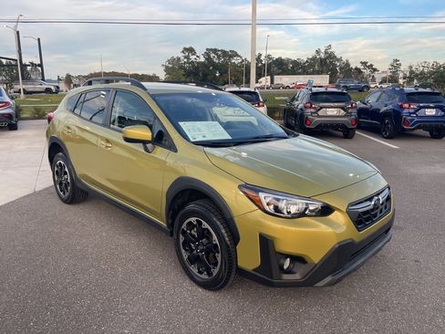 Certified 2023 Subaru Crosstrek 2.0i Premium image 3