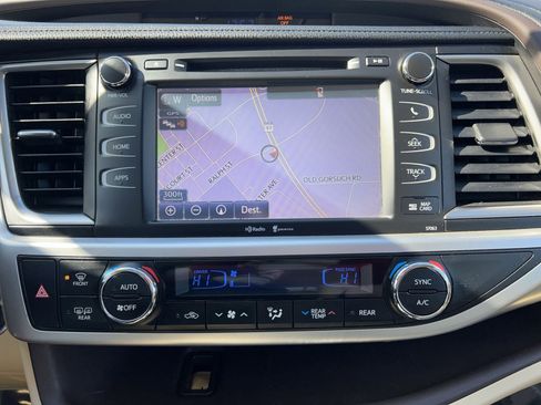 Used 2015 Toyota Highlander XLE image 20