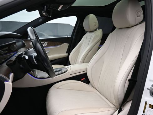 Used 2021 Mercedes-Benz E 450 4MATIC Sedan w/ Premium Package image 10