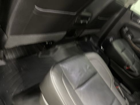 Used 2017 Chevrolet Suburban LT image 17