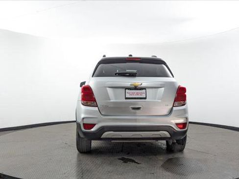 Used 2020 Chevrolet Trax LT w/ LT Convenience Package image 7