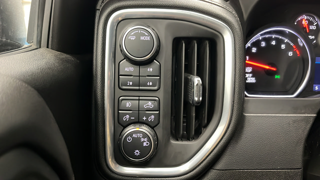 Used 2021 Chevrolet Silverado 1500 RST AWD/4WD image 31