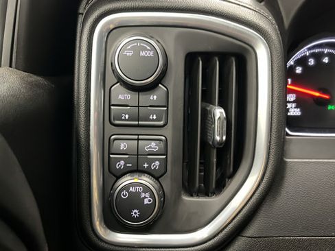 Used 2021 Chevrolet Silverado 1500 RST AWD/4WD image 31