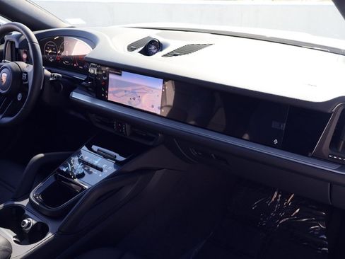 New 2026 Porsche Cayenne Coupe image 25