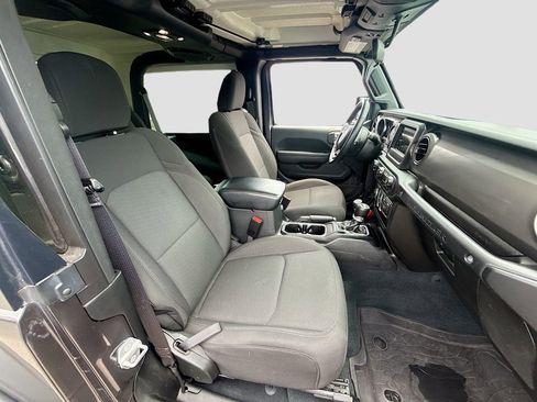 Used 2022 Jeep Wrangler Sport AWD/4WD image 32