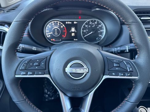 New 2025 Nissan Versa SR w/ Trunk Package image 19