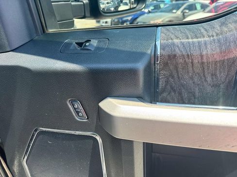 Used 2019 Ford F250 Lariat w/ Lariat Ultimate Package AWD/4WD image 16