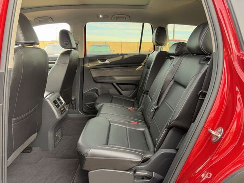 Used 2023 Volkswagen Atlas SE image 29