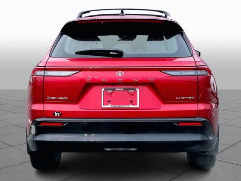 New 2025 Toyota Crown Signia image 4