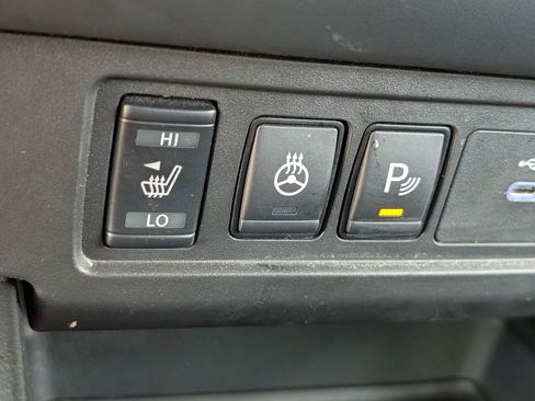 Used 2026 Nissan Frontier PRO-4X AWD/4WD image 17
